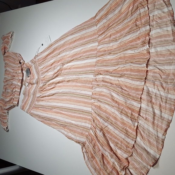 Coco + Jameson Striped Off The Shoulder Top and flowy Dress👗2pcs - Picture 2 of 12